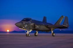 开云体育中国-袖珍车队的华丽演出，哈斯轻取索伯，佩雷兹惊艳赛道