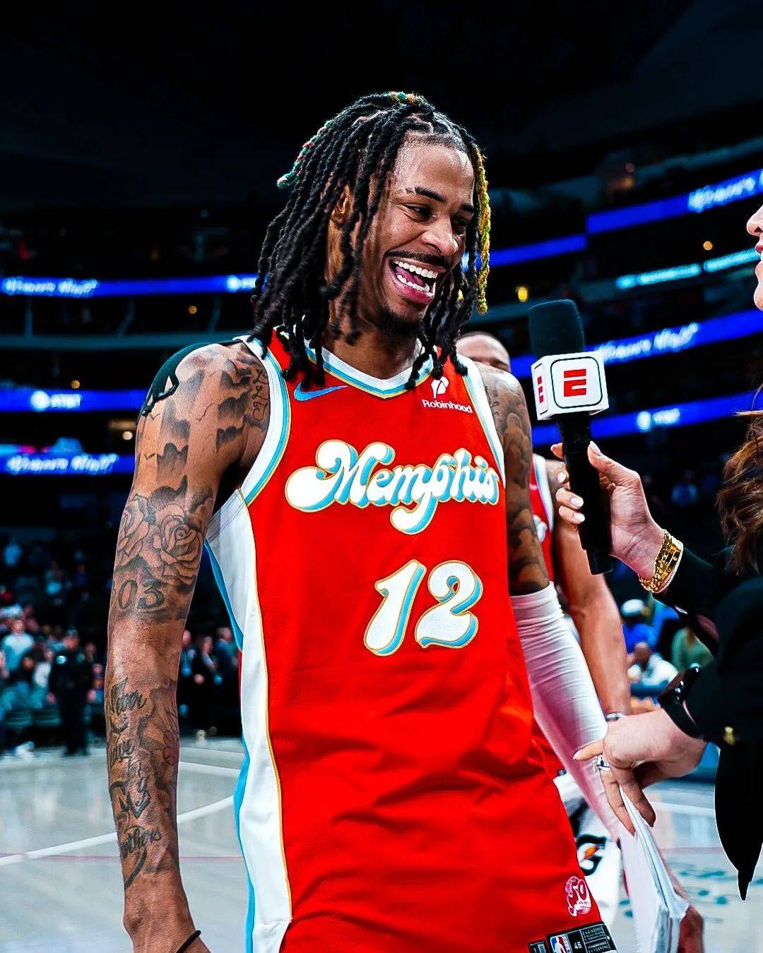 勇士完胜魔术，莫兰特惊艳世界