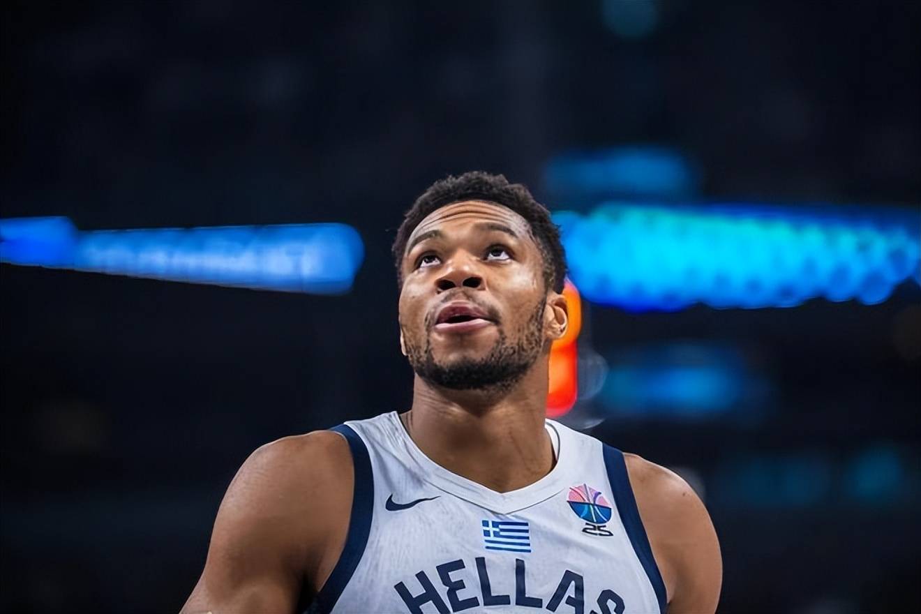 希腊男篮险胜日本男篮，丹尼·格林统治全场