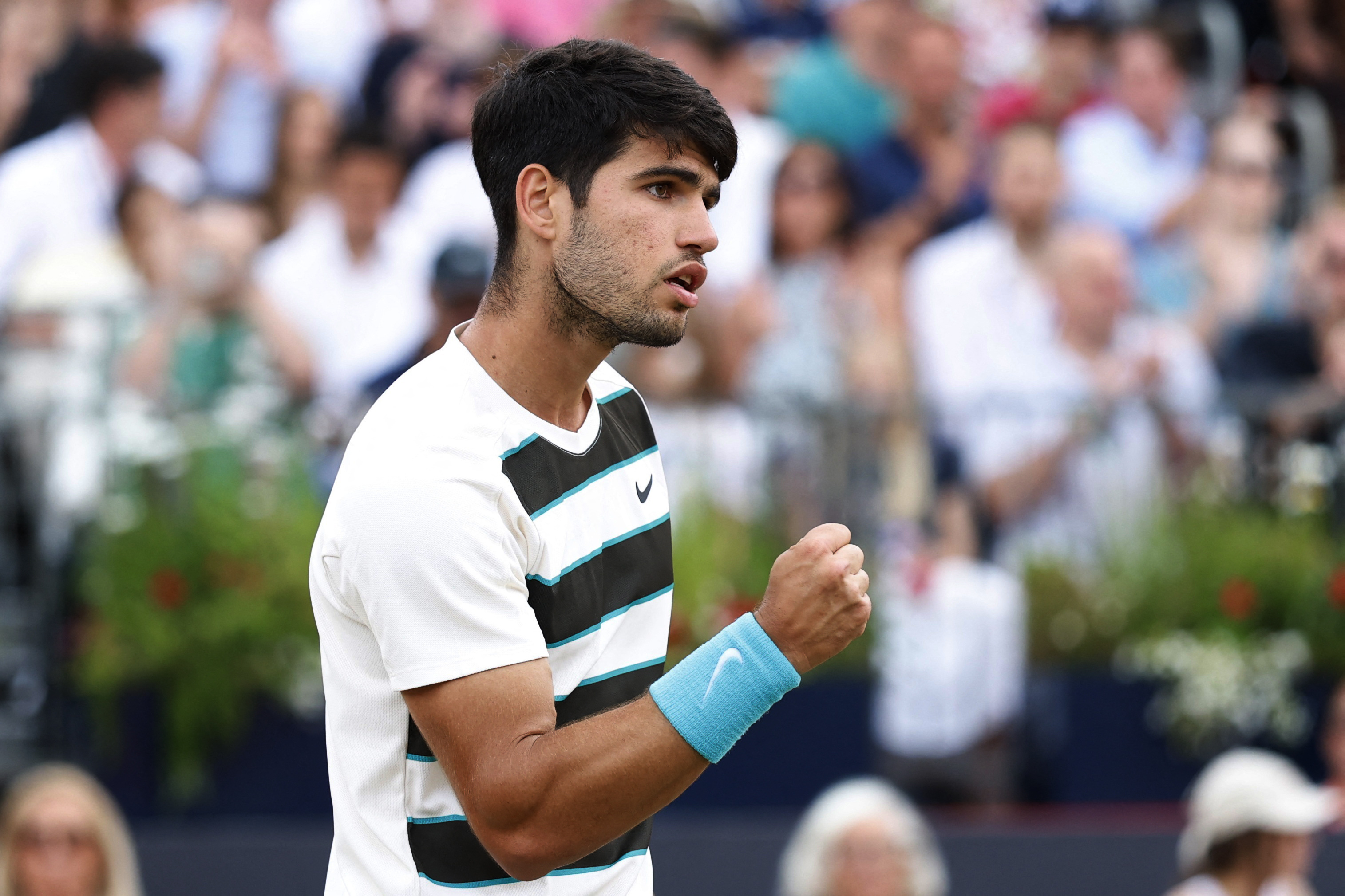 包含英国网球队爆冷澳大利亚网球队，阿尔卡拉斯惊艳世界的词条