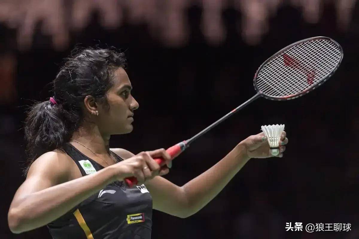 中国羽毛球队力克印度羽毛球队，辛杜高光表现