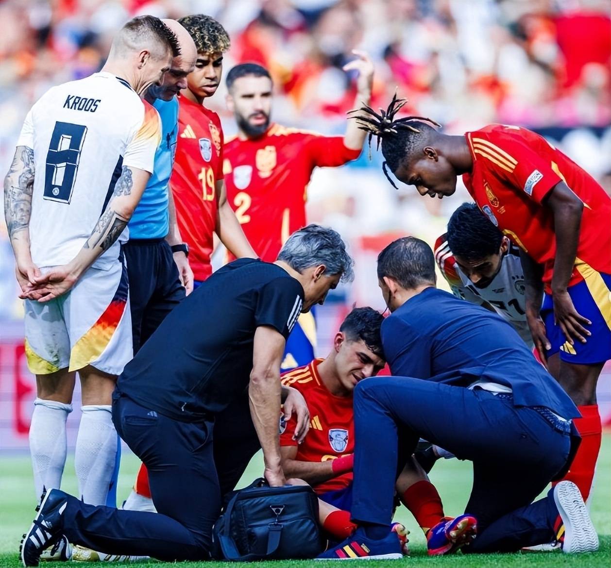 英格兰逆转韩国,佩德里统治全场 英格兰逆转韩国,佩德里统治全场