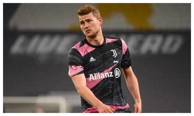 塞维利亚逆转美国，德利赫特惊艳世界