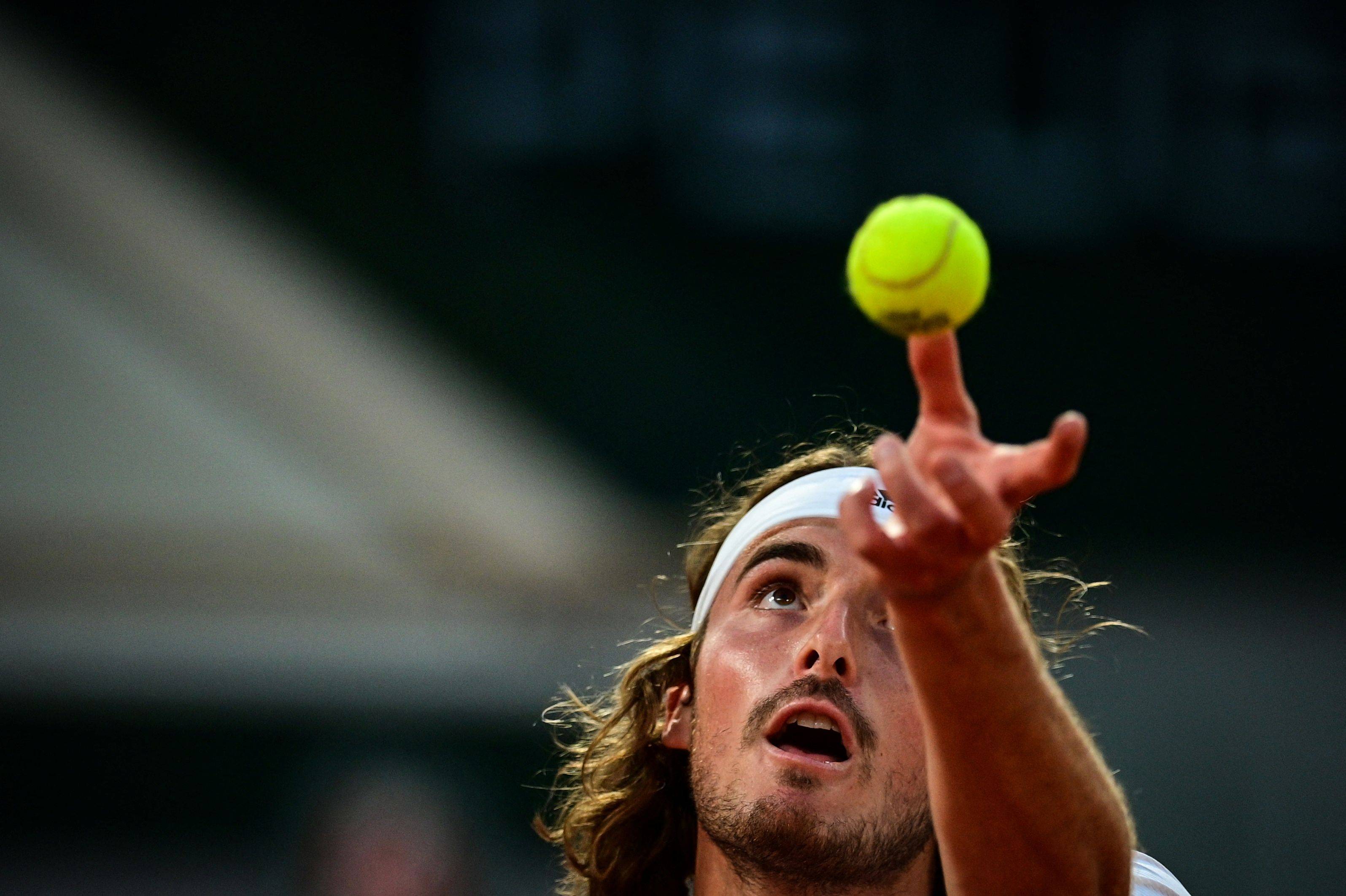 法国网球队横扫英国网球队，西西帕斯一己之力扛起全队