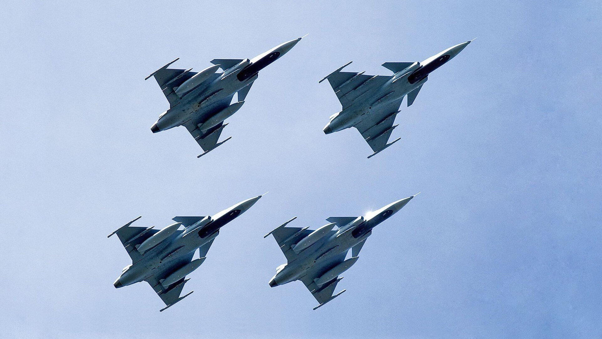 法拉利鏖战红牛二队,阿隆索的烈火,是围场里不灭的灯塔