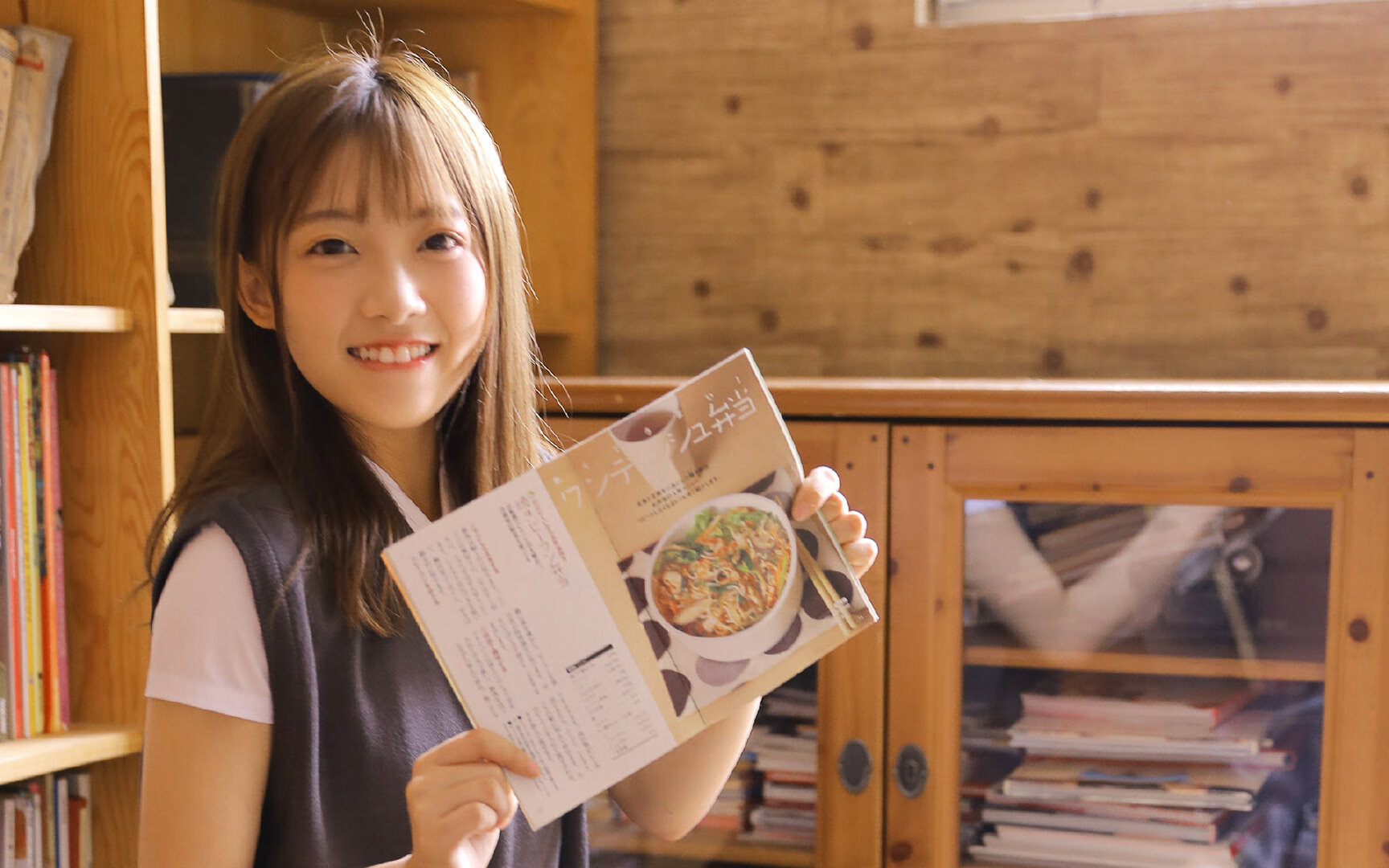 冰火两重天，法国队碾压国乒背后，张本智和何以成抗中孤勇者？