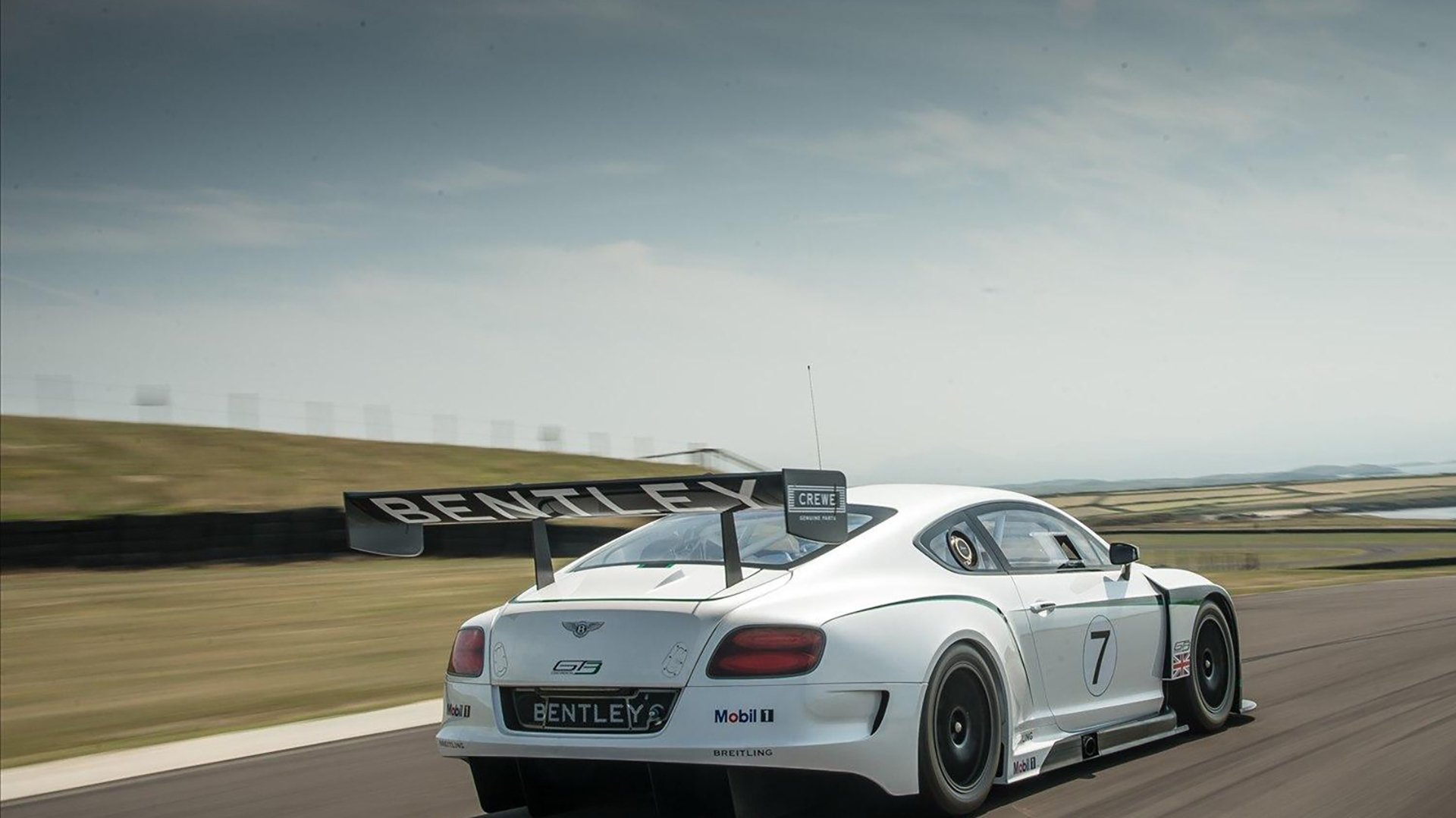 铁闸与雨林的双子星对决，德里赫特的防守艺术与哥伦比亚的关键突围