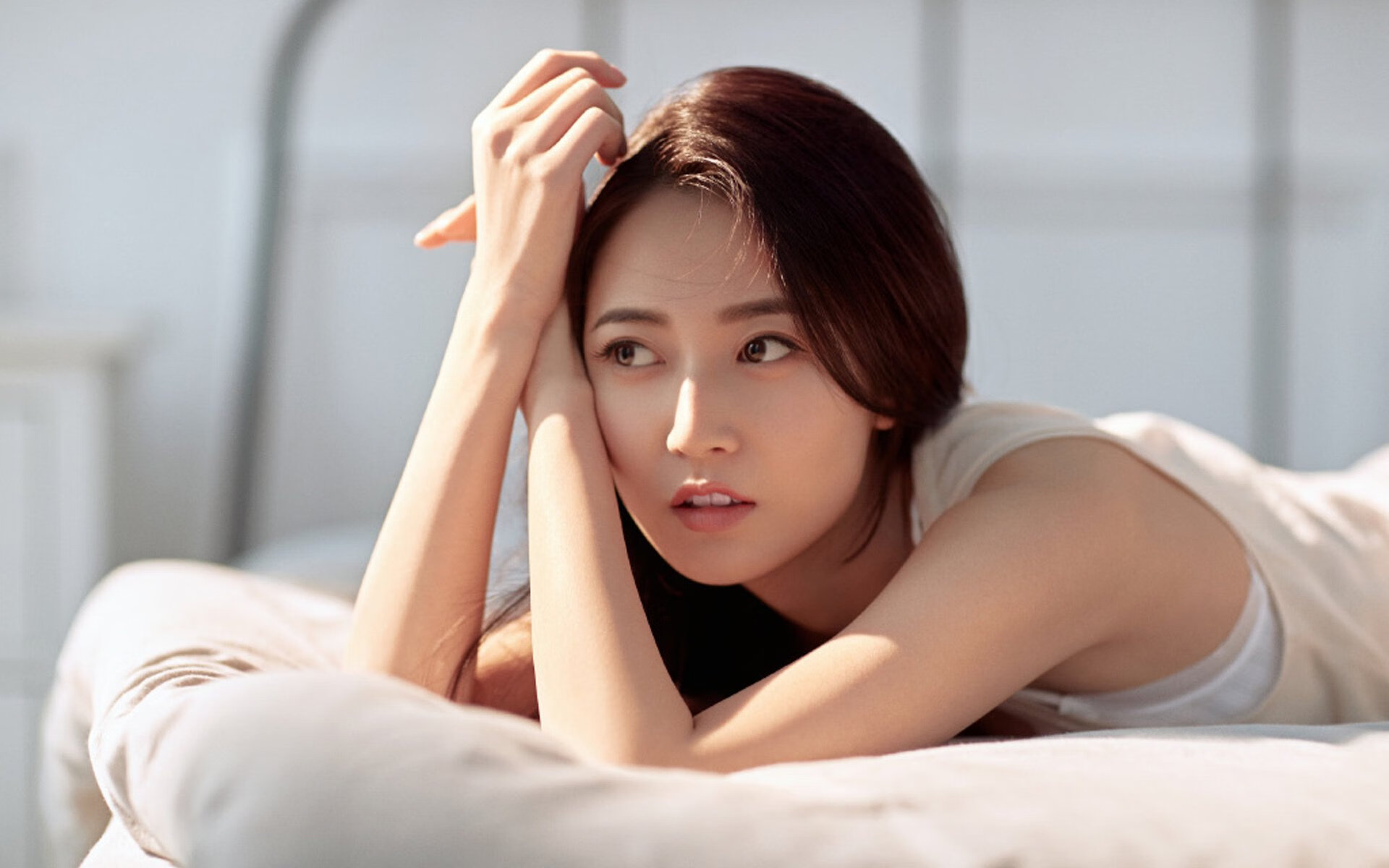 平行蒙太奇，引擎在维加斯咆哮，拉文在芝加哥降下流星雨